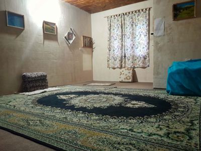 اقامتگاه بوم گردی افضل روآر اتاق نشیمن برای چهار نفر شیرگاه