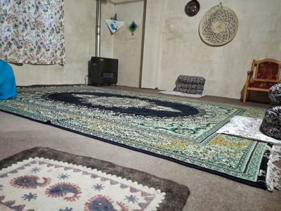 اقامتگاه بوم گردی افضل روآر اتاق نشیمن برای چهار نفر شیرگاه