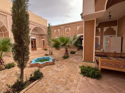 اقامتگاه بوم گردی نگار اتاق سه تخته ورزنه