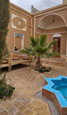 اقامتگاه بوم گردی نگار اتاق سه تخته ورزنه