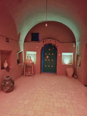 اقامتگاه بوم گردی وانیا اتاق آب برای سه نفر میبد