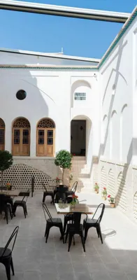 اقامتگاه سنتی زاویه اتاق یک تخته کاشان