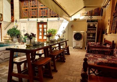 اقامتگاه سنتی اشرفیه اتاق سه تخته آرشیدا شیراز