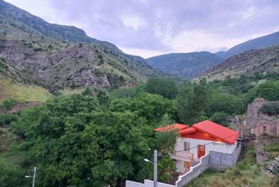 اقامتگاه بوم گردی گلوسنگ ویلا سه خوابه برای هشت نفر کلیبر