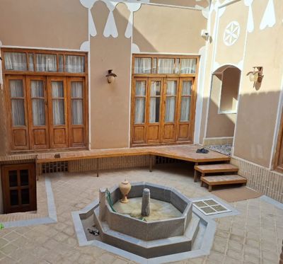 اقامتگاه های بوم گردی حنا اتاق یک تخته (واقع در پشت بام) یزد