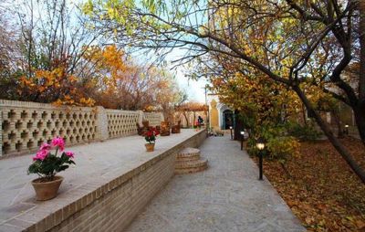 اقامتگاه های بوم گردی عمارت نعمت الهی اتاق برای سه نفر ماهان