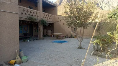 اقامتگاه بوم گردی بابا اکبر اتاق 30 متری برای پنج نفر (طبقه همکف) باخرز