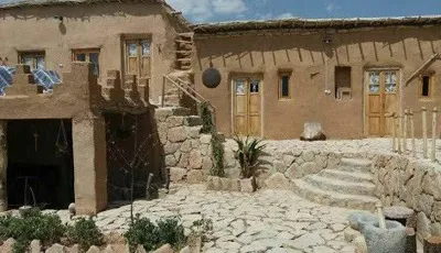 اقامتگاه بوم گردی قصر یعقوب اتاق برای چهار نفر (فاقد تخت و حمام و سرویس بهداشتی) خرم بید