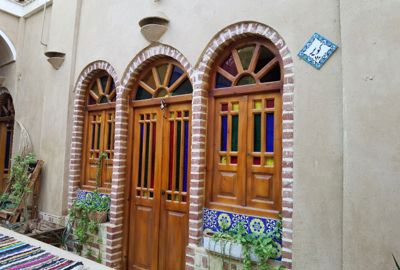اقامتگاه بوم گردی پایو اتاق مهتاب برای سه نفر خور و بیابانک