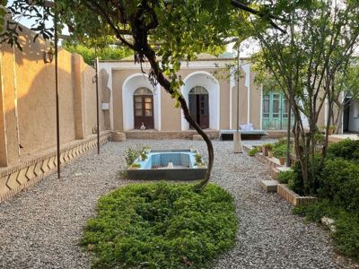 اقامتگاه بوم گردی عمارت دلگشا سوئیت شاه نشین برای شش نفر ماهان