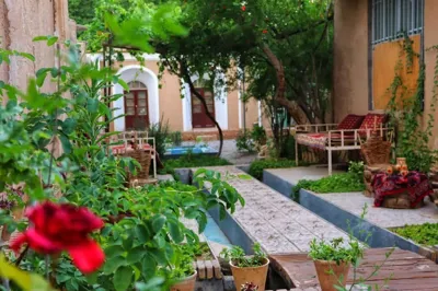 اقامتگاه بوم گردی عمارت دلگشا سوئیت شاه نشین برای شش نفر ماهان