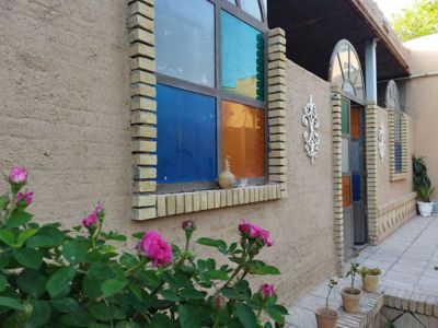 اقامتگاه بوم گردی عمارت دلگشا اتاق دور همی برای ده نفر ماهان