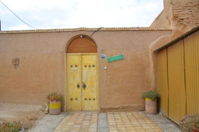 اقامتگاه های بوم گردی عمارت مسین بابا اتاق کرسی برای پنج نفر سرخه