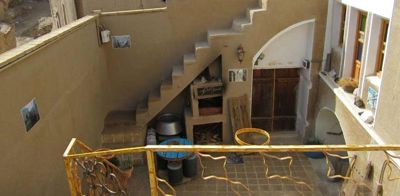 اقامتگاه های بوم گردی عمارت مسین بابا اتاق شاه نشین برای شش نفر سرخه