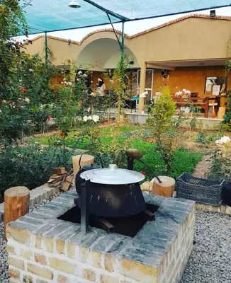 اقامتگاه بوم گردی قصر شیرین اتاق معمولی برای دو نفر گرمسار