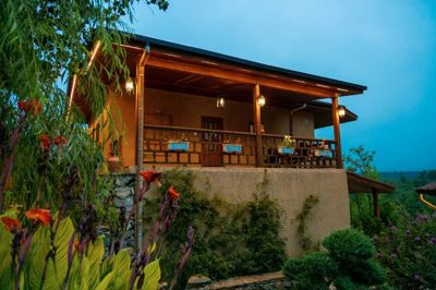 اقامتگاه های بوم گردی یارا کلبه ماهتیسا برای دونفر(با جکوزی) تنکابن