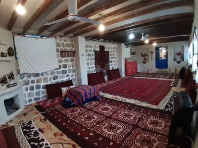 اقامتگاه بوم گردی ساسنگ اتاق دورهمی برای شش نفر مینودشت