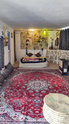 اقامتگاه بوم گردی بیشاپور اتاق شاپور برای پنج نفر کازرون