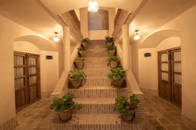 اقامتگاه سنتی عمارت محمودیه کاشان