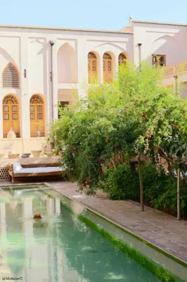 اقامتگاه سنتی منوچهری اتاق سه تخته زیرزمین کاشان