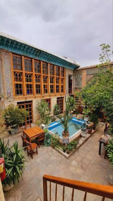 اقامتگاه سنتی گل طاها اتاق سه تخته شیراز