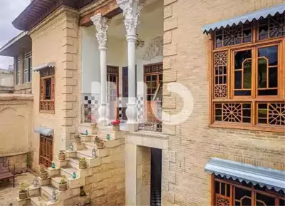 محوطه اقامتگاه ب سی راه شیراز