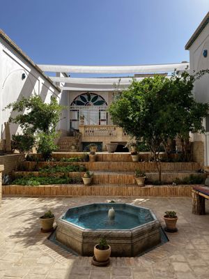 اقامتگاه های بوم گردی ملک اتاق نیلوفر برای سه نفر کاشان