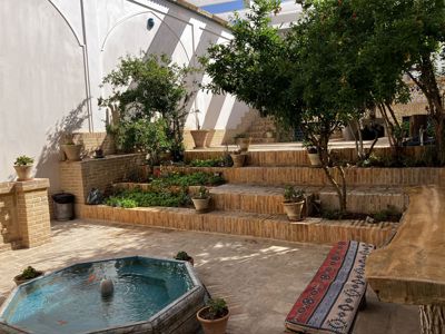 اقامتگاه های بوم گردی ملک اتاق نیلوفر برای سه نفر کاشان