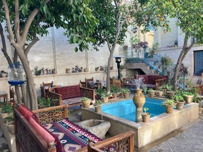 اقامتگاه سنتی تابش اتاق چهار تخته شیراز