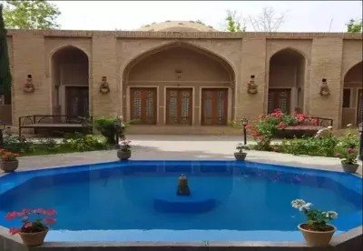 اقامتگاه سنتی شاه ولی (ایوان سابق) اتاق سه تخته ماهان
