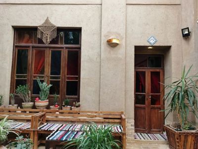 اقامتگاه بوم گردی پایو سوئیت سرداب برای سه نفر خور و بیابانک