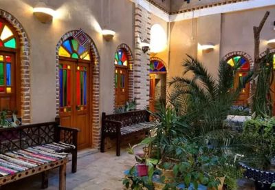 اقامتگاه بوم گردی پایو اتاق نمکزار برای سه نفر خور و بیابانک