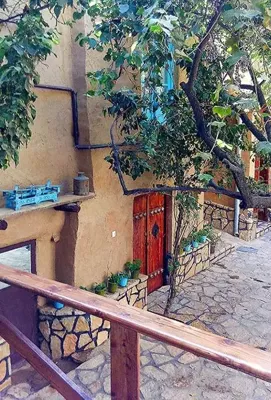 اقامتگاه بوم گردی پاچنار جاغرق اتاق برای چهار نفر مشهد