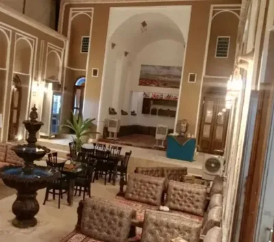 اقامتگاه بوم گردی شبستان اتاق رخ بام برای یک نفر اردکان