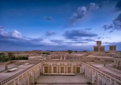 اقامتگاه سنتی عمارت قجری اتاق چهار تخته اختر ابرکوه