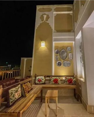 اقامتگاه سنتی عمارت قجری اتاق چهار تخته اختر ابرکوه