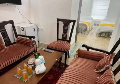 اقامتگاه سنتی عمارت قجری اتاق چهار تخته اختر ابرکوه