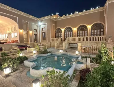 اقامتگاه بوم گردی خانه حقیقت اتاق سه تخته یزد