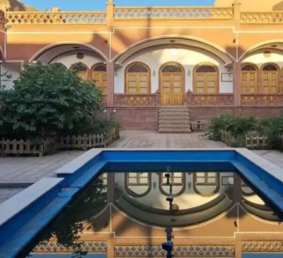 اقامتگاه سنتی فانوس ویونا اتاق یک تخته نزاتون کاشان