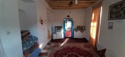 اقامتگاه بوم گردی حاج عطا اتاق کف خواب شقایق برای پنج نفر تربت حیدریه