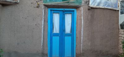 اقامتگاه های بوم گردی حاج عطا اتاق کف خواب زنبق برای چهار نفر تربت حیدریه