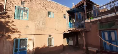 اقامتگاه بوم گردی حاج عطا اتاق کف خواب لاله برای پنج نفر تربت حیدریه