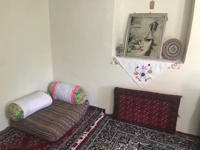 اقامتگاه های بوم گردی دره پرستوها اتاق اطلسی برای سه نفر نیشابور
