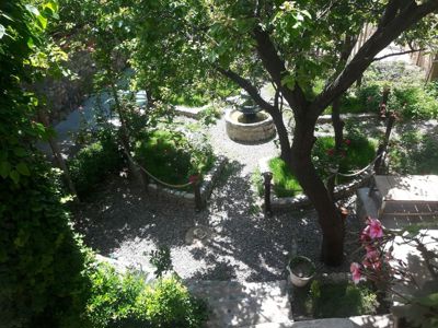 اقامتگاه های بوم گردی دره پرستوها اتاق همیشه بهار برای سه نفر نیشابور