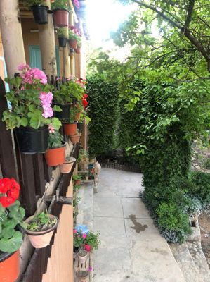 اقامتگاه های بوم گردی دره پرستوها اتاق بنفشه برای دونفر نیشابور