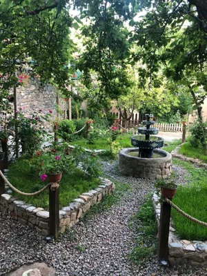 اقامتگاه های بوم گردی دره پرستوها اتاق پیچک برای سه نفر نیشابور