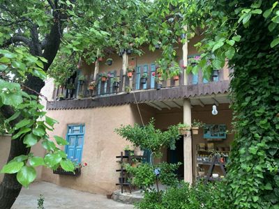 اقامتگاه های بوم گردی دره پرستوها اتاق بنفشه برای دونفر نیشابور