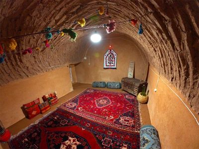 اقامتگاه بوم گردی تاک بادبر اتاق آناهید برای چهار نفر بوانات