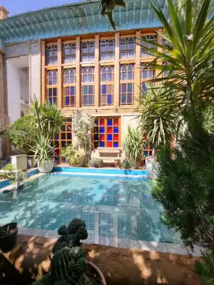 اقامتگاه سنتی گل طاها اتاق یک تخته شیراز