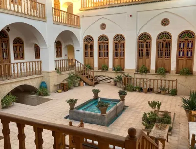 اقامتگاه سنتی گیواک اصفهان